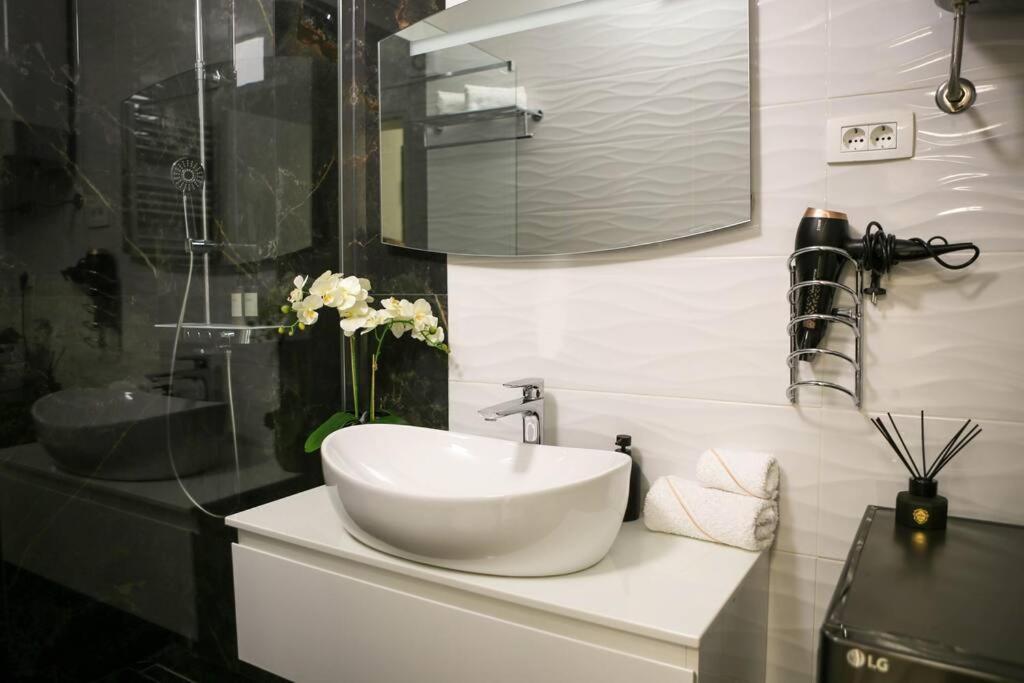 New & Luxury Apartment Tony سبليت المظهر الخارجي الصورة